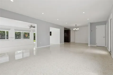 8601 NW 185th Terrace Hialeah FL 33015