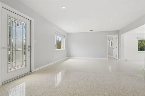 8601 NW 185th Terrace Hialeah FL 33015