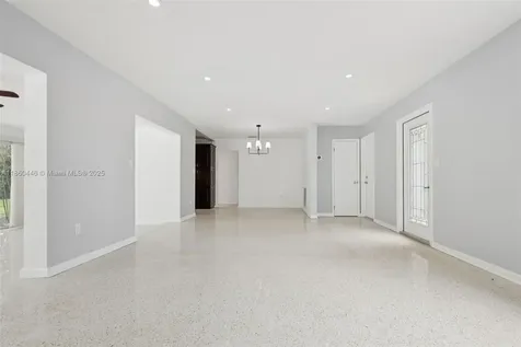 8601 NW 185th Terrace Hialeah FL 33015