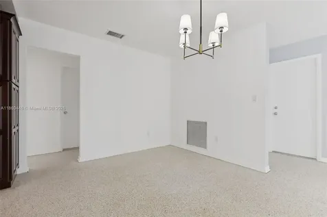 8601 NW 185th Terrace Hialeah FL 33015