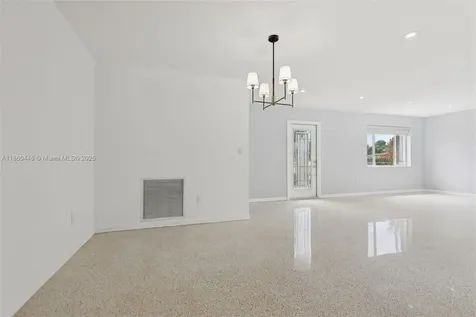 8601 NW 185th Terrace Hialeah FL 33015
