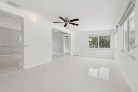 8601 NW 185th Terrace Hialeah FL 33015