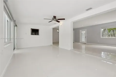 8601 NW 185th Terrace Hialeah FL 33015