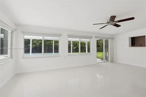 8601 NW 185th Terrace Hialeah FL 33015