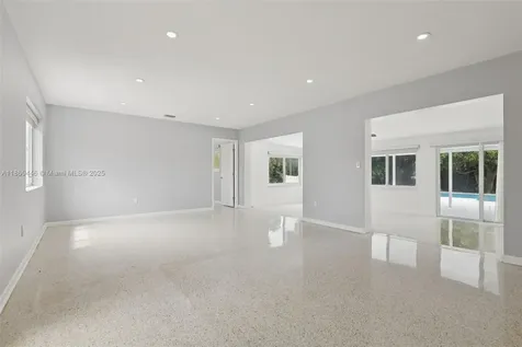 8601 NW 185th Terrace Hialeah FL 33015