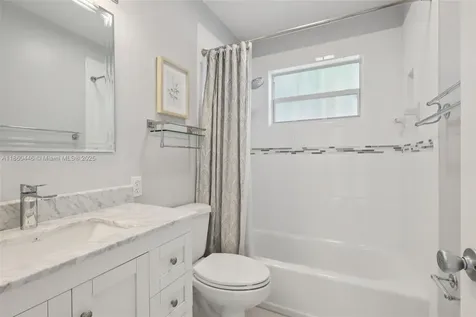 8601 NW 185th Terrace Hialeah FL 33015