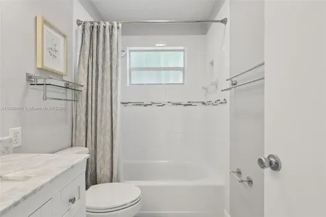 8601 NW 185th Terrace Hialeah FL 33015