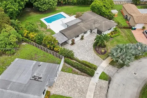8601 NW 185th Terrace Hialeah FL 33015