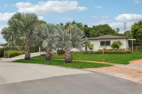8601 NW 185th Terrace Hialeah FL 33015