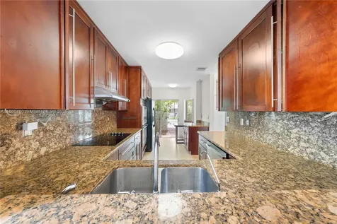 9785 NW 45th Lane Doral FL 33178