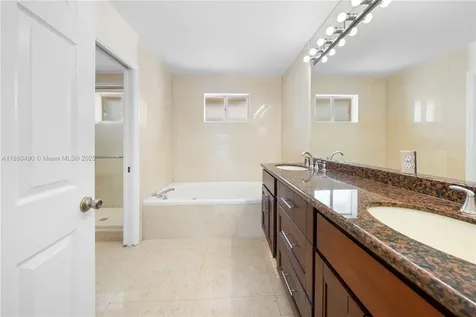 9785 NW 45th Lane Doral FL 33178