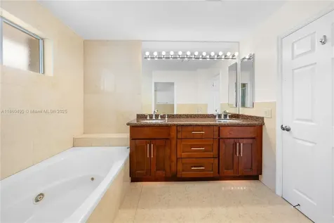 9785 NW 45th Lane Doral FL 33178