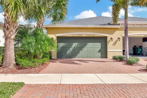12794 SW Lake Fern Circle Port St. Lucie FL 34987