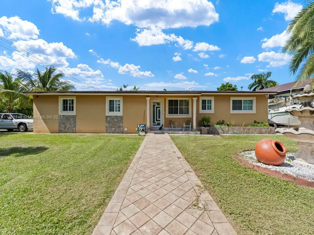 545 NW 10th Street Homestead FL 33030