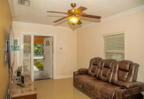 2081 NW 104th Street Miami FL 33147
