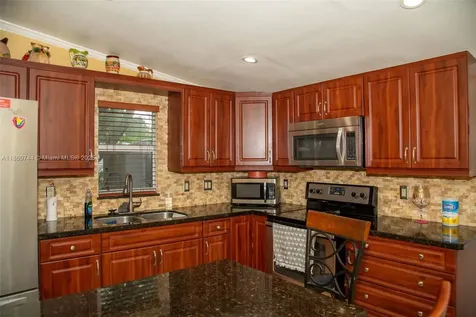 2081 NW 104th Street Miami FL 33147