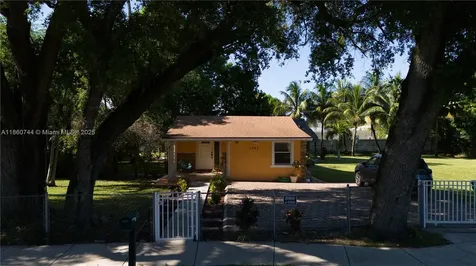 2081 NW 104th Street Miami FL 33147
