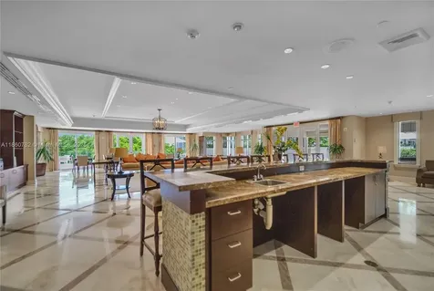 19900 E Country Club Drive Aventura FL 33180