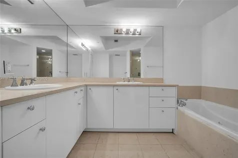 19900 E Country Club Drive Aventura FL 33180