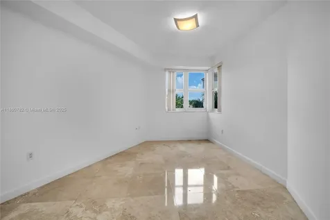 19900 E Country Club Drive Aventura FL 33180