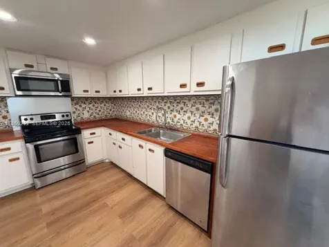 150 SE 25th Road Miami FL 33129