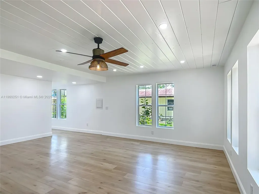 8781 S Lakeshore Drive Floral City Other City - In The State Of Florida FL 34436
