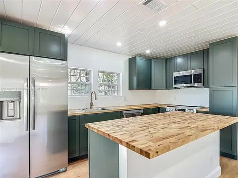 8781 S Lakeshore Drive Floral City Other City - In The State Of Florida FL 34436