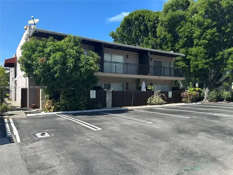 2313 NE 2nd Street Pompano Beach FL 33062
