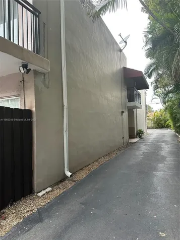 2313 NE 2nd Street Pompano Beach FL 33062