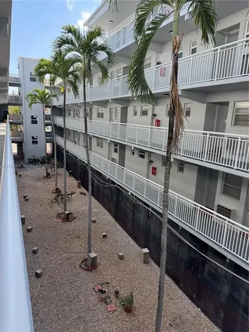 215 SE 3rd Avenue Hallandale Beach FL 33009
