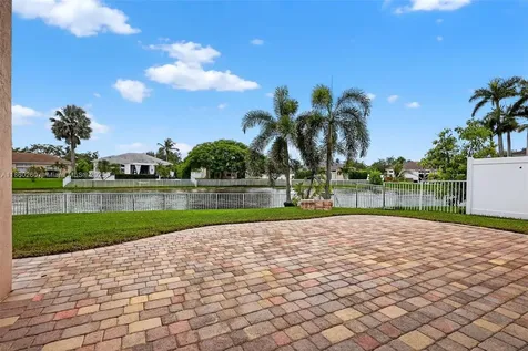 18840 NW 23rd Place Pembroke Pines FL 33029