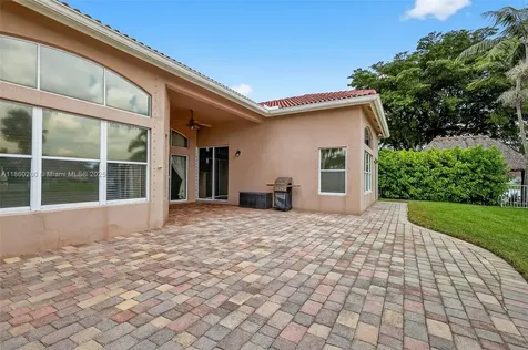 18840 NW 23rd Place Pembroke Pines FL 33029