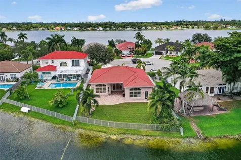 18840 NW 23rd Place Pembroke Pines FL 33029