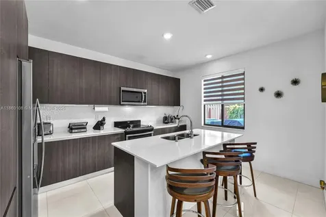 487 SW 91st Avenue Miami FL 33174