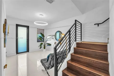 487 SW 91st Avenue Miami FL 33174