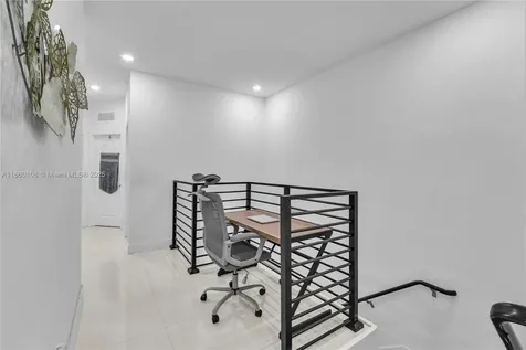 487 SW 91st Avenue Miami FL 33174