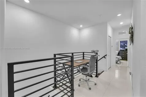 487 SW 91st Avenue Miami FL 33174
