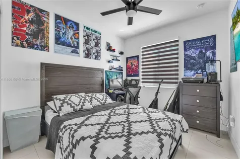 487 SW 91st Avenue Miami FL 33174