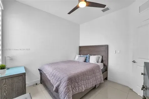 487 SW 91st Avenue Miami FL 33174