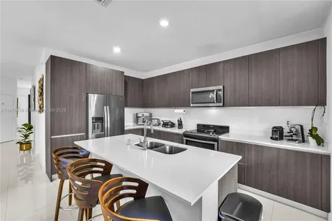 487 SW 91st Avenue Miami FL 33174