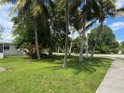 1691 NE 177th Street North Miami Beach FL 33162