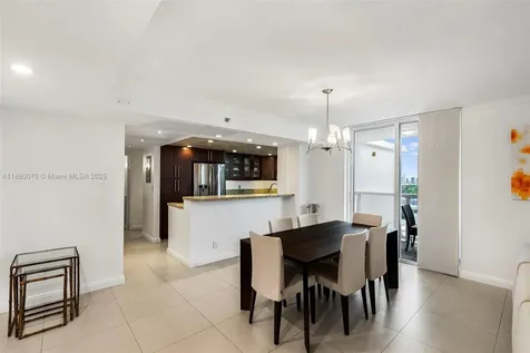 2401 Collins Avenue Miami Beach FL 33140