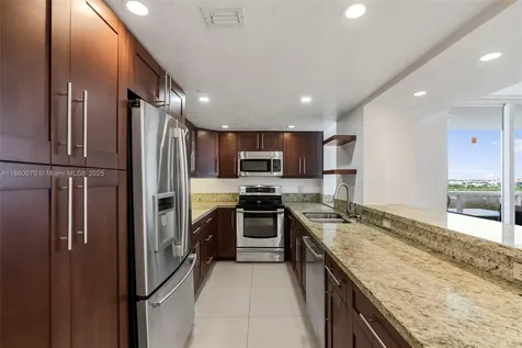 2401 Collins Avenue Miami Beach FL 33140