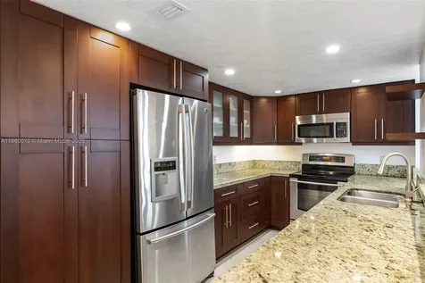 2401 Collins Avenue Miami Beach FL 33140