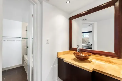 2401 Collins Avenue Miami Beach FL 33140