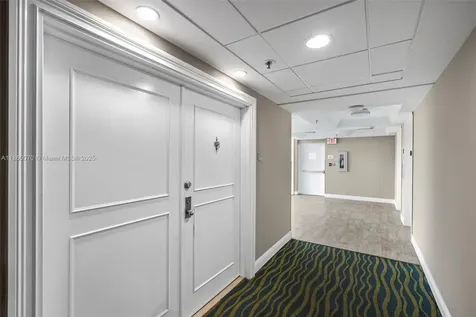 2401 Collins Avenue Miami Beach FL 33140