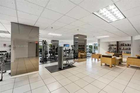2401 Collins Avenue Miami Beach FL 33140