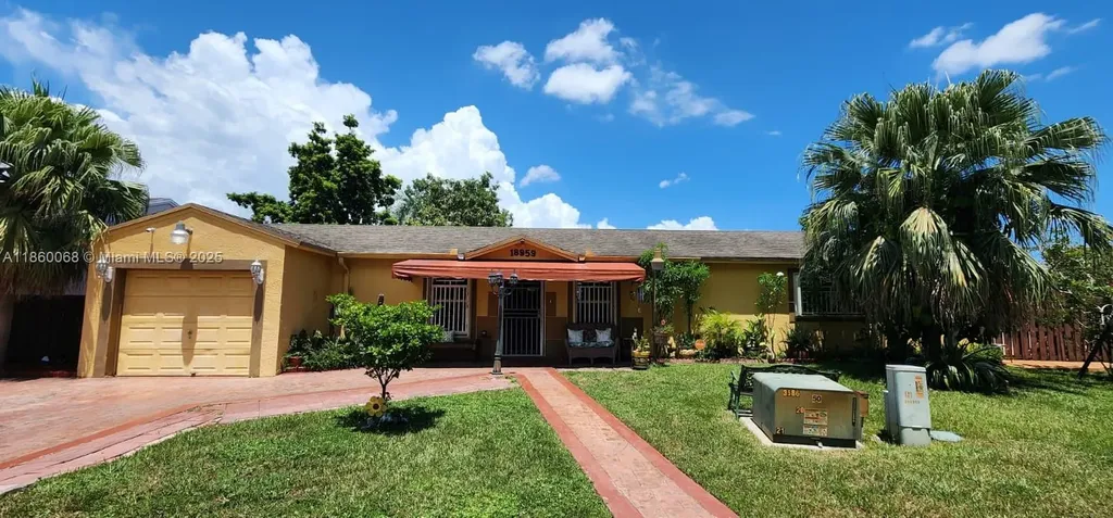 18959 NW 63rd Court Circle Hialeah FL 33015