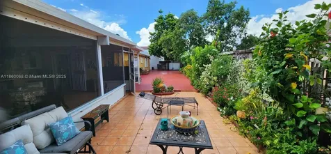 18959 NW 63rd Court Circle Hialeah FL 33015