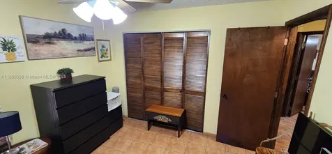 18959 NW 63rd Court Circle Hialeah FL 33015